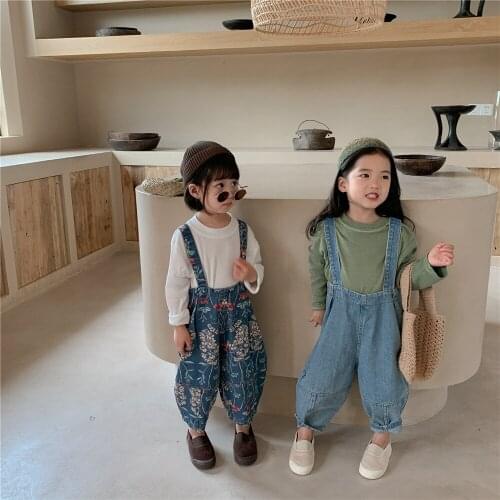 2021 Autumn New Boys and Girls Jeans Korean Childrens Overalls Childrens Casual Loose Wide-leg Pants Kids Suspender Pants 2-7Y