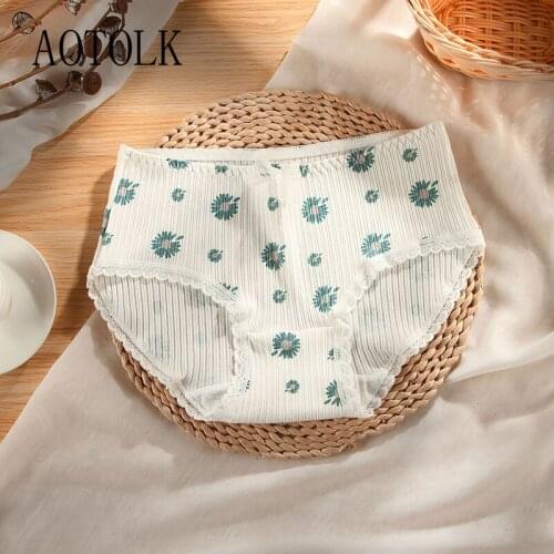 1Pac Japanese Daisy Ladies Underwear 2021 Summer New Lingerie Breathable Cotton Crotch Panties Mid-waist Fresh Briefs For Girl