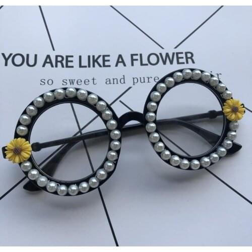 2019 Handmade Pearl Clear Lens Women Men Sunglasses Small Eyewear Flower Designer Eyeglasses UV400 Cute Summer Sun Glasses