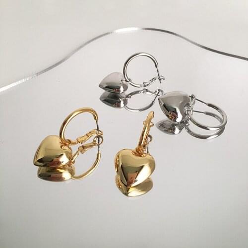 New European and American three-dimensional glossy small love earrings, high-end temperament, personality, all-match earrings