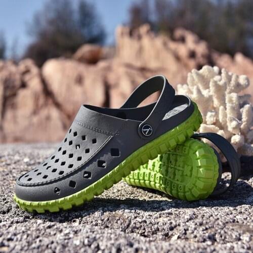 Mens sandals hollow breathable beach water 2019 summer shoes lightweight hole sandalia masculina garden eva clogs jelly native