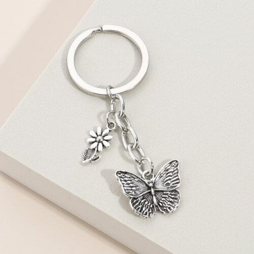 Lovely Butterfly And Flower Keychain Animal Garden Key Ring Metal Key Chains Fit Women Men DIY Car Hanging Jewelry Handmade Gift