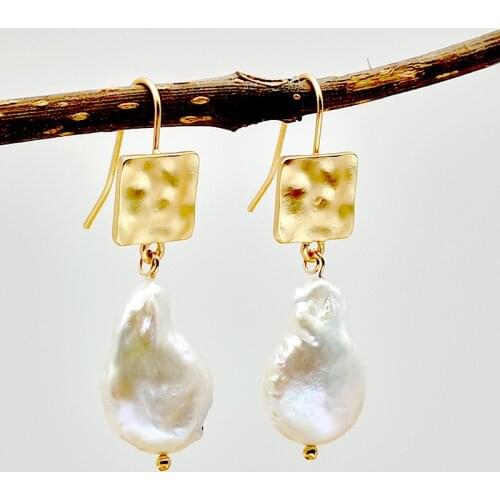 Gold Earrings Women Version of Simple Stone High-grade Moonstone Earrings