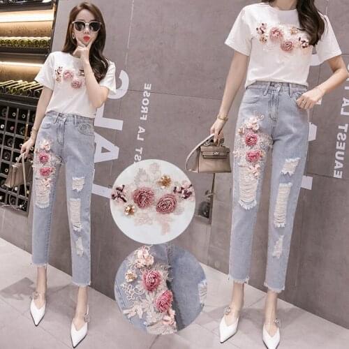 2020 New Two Piece Set Women Flower 3D Embroidery T-shirts + Holes Jeans 2 Piece Set Female Summer Casual Denim Suits AH165