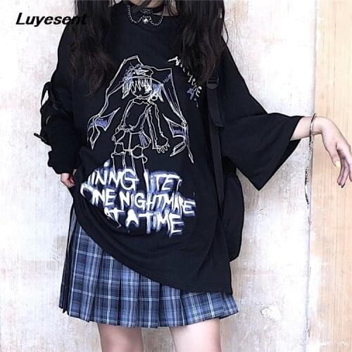 Black Cartoon Print Women T Shirt Summer Loose Y2k Gothic Girl O Neck Three-quarter Sleeve T-shirt Harajuku Casual Street Top