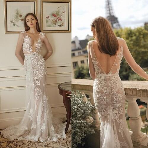 2020 Bohemian Wedding Dresses Deep V Neck Long Sleeve Lace Appliques Bridal Gowns Backless Sweep Train A Line Wedding Dress