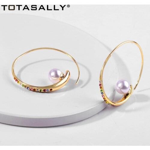 TOTASALLY Fashion elegant colorful zircon imitation pearl golden hoop earrings for women party show gift earrings dropship