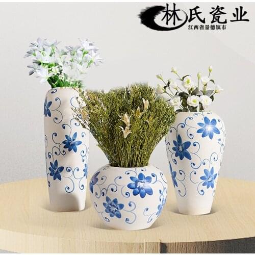 Jingdezhen ceramics modern hand-painted blue and white pattern flower vase model room home furnishing hotel decoration