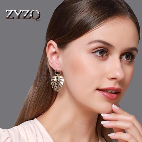 ZYZQ Fashion Metal Banana Leaf Earrings Ladies Cold Temperament Retro Plants Maple Earrings Party Accessories