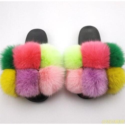 Women Summer Fox Fur Slippers Fluffy Fur Slides Fashion Flat Outdoor Sandals Leisure Travel Slippers Plush Slides Luxury Shoes