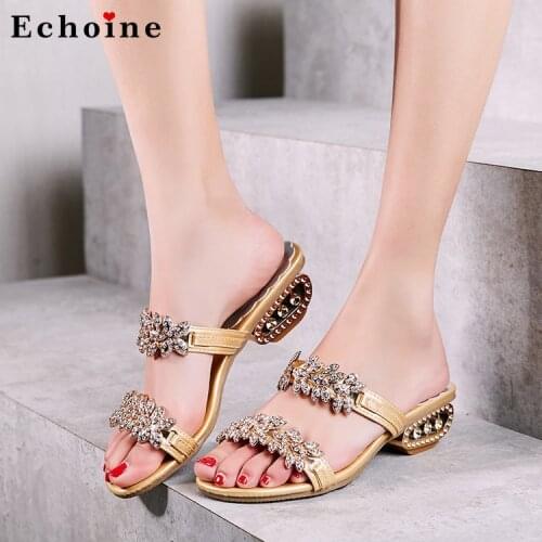 Summer Women Shoes Fashion Rhinestone Beach Slippers Shiny Ladies Sandals Outdoor Travel Slippers 2020 New Girl Flip Flops Shoes