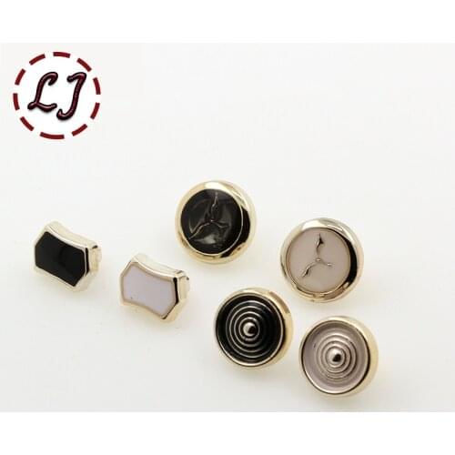 2017 new 30pcs/lot 10mm resin buttons black white round plastic button clothingsewing accessories scrapbook