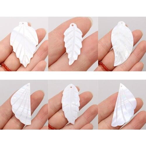 2 Pcs Natural Shell Bead Pendant Necklace Accessories Mother of Pearl Shell Pendant Charms for Jewelry Making Bracelet Earrings