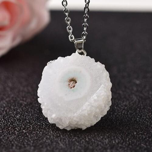Fashion Simple Pendant Natural White Agate Quartz Stone Raw Crystals For Men Women Jewelry Yellow Reiki Mineral Specimen Gift