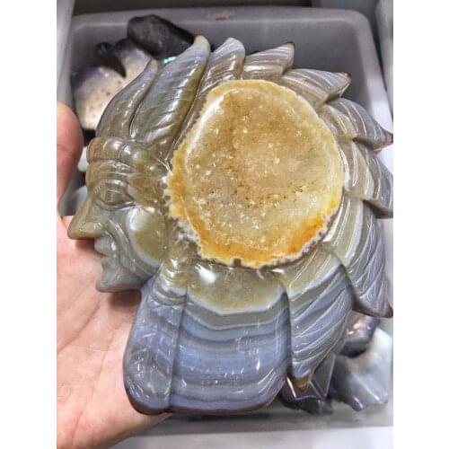 Indian head carved in electroplated natural agate crystal，high quality home furnishings and collectibles
