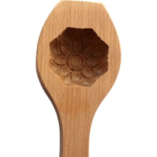 Carved Round Wooden Mould Baking Decoration Tools 3D Flower Pattern Eco-Environmental Easy Clean Kitchen Gift for Family