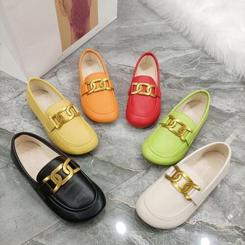 Seasonal Hot Sale Leather Soft-Soled Shoes Fashion Round Toe Shallow Mouth Metal Chain Peas Shoes Womens Work Shoes Large Size