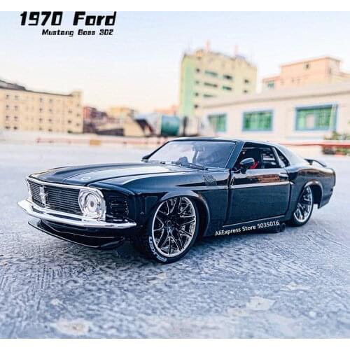Maisto 1:24 Modified 1970 Ford Mustang Boss 302 black alloy car model crafts decoration collection toy tools gift