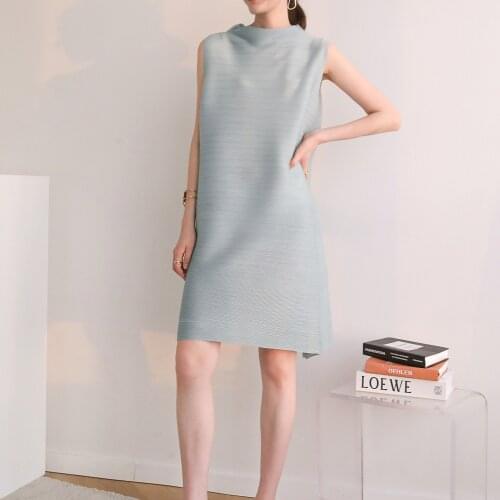 The manufacturer directly supplies 2021 Miyake drapery ISSEY summer youth beautiful pure color loose sleeveless dress PLAEATS