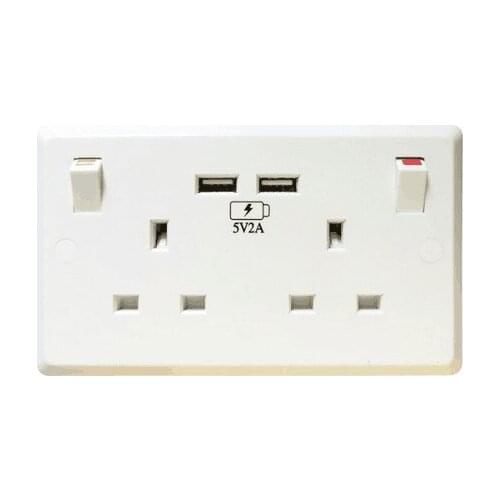 Strength manufacturers wholesale 5V2A British rule double USB socket British standard white wall switch socket mobile connector
