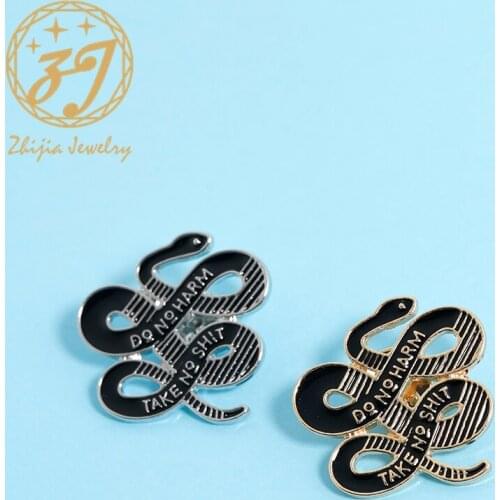New Personality Fashion Brooch Pin Zinc Alloy Jewelry Gold Silver Snake Python Lapel Backpack Men And Women Jewelry