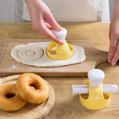 Delectable Pastry Knives