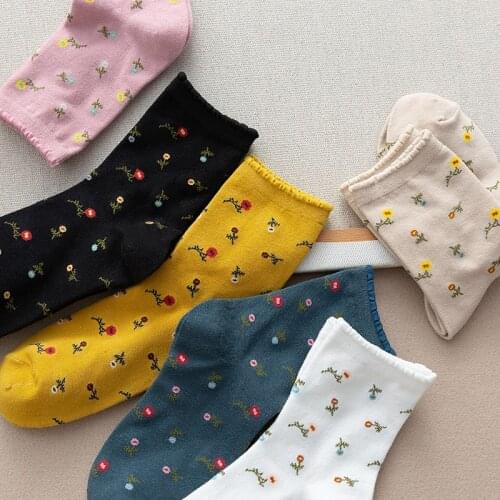2020 New autumn and winter womens socks interesting socks small flower socks casual all-match womens socks