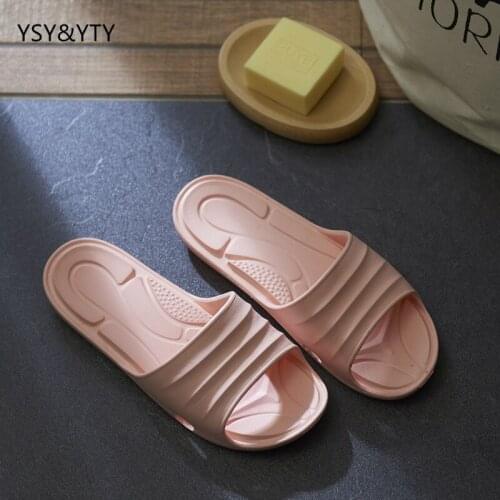 2019 new Couple bathroom slippers summer indoor non-slip bath home slippers thick bottom leak soft bottom sandals summer