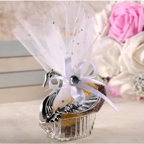 Swan Wedding Favor Boxes/Gift Creative Selfdom Bomboniere Candy Boxes with voile+decorate pear SN1260