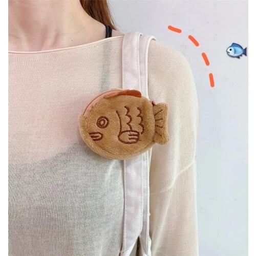 HUANZHI 2020 New Japan Cute Plush Snapper Fish Doll Coin Purse Wrist Bag Mini Cute Zipper Girl Coin Wallet Cable Headset Bag