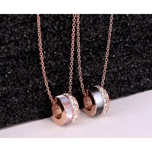 Fashion Love Stainless Steel Black White Shell Crystal Zircon Round Pendant Necklace Rose Gold Color Women Party Gift