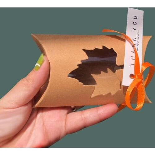 Maple Leaf Pillow Shape Wedding Gift Box Holiday Party Candy Boxes Thanksgiving Christmas Kraft Paper Packaging Box with Windows