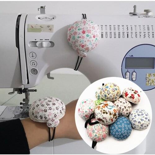 1Pcs Lovely Ball Shaped Needle Cushion Wrist Strap Pin Pillow Needlework Mat Cross Stitch Craft Supplies DIY Sewing Accessories