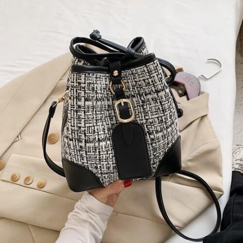 Looped handle mesh design tote bag for women 2020 handbags and wallets female autumn travel mini tote bag fashion woven tote bag