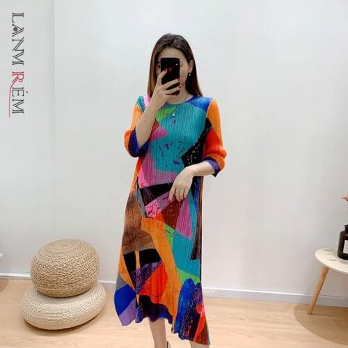 LANMREM Pleated Print Dress Womens Spring Summer 2021 Temperament Round Neck Loose Stitching Color Dresses 2D1119
