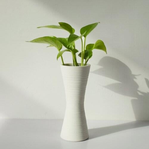 Modern Linear Design Ceramic Vase White Porcelain Flower Vase for Dried Flower Pot Water Planting Home Decor Ornament