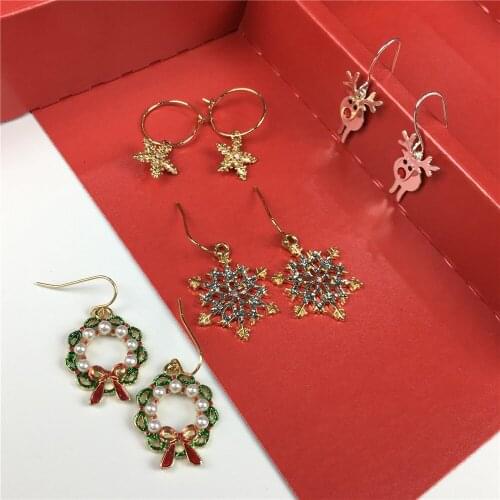 Merry Christmas Gold Color Plating Snowflake Deer Wreath Star Charm Drop Earrings For Xmas Decoration Jewelry Accessory Gift