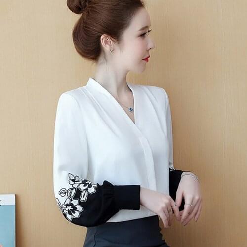 Camisa de manga comprida com decote em v da mulher do bordado da camisa do bordado da mulher do tamanho grande