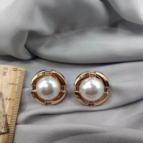 2020 Rushed Earing Jewelry Earring Personality Joker Fashion Network Restoring Ancient Ways People Stud Earrings Female D44