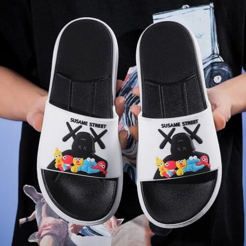 2021 Summer Mens Slippers Slides Fashion Beach Slides Men Shoes Indoor Home Bathroom Slippers Non-slip Flip Flops Size 38-46