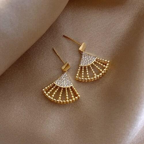 YAOLOGE Elegant Bead Hollow Triangle Earrings Gold Trendy Drop Earrings Geometric Statement Jewelry For Women Accessories