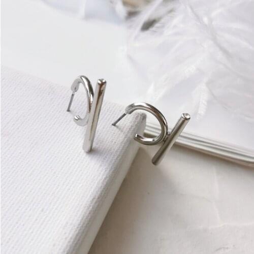EM151 Simple Metal Aestheticism C-shaped Stud Earring Personality Temperament Womens Earrings Gift