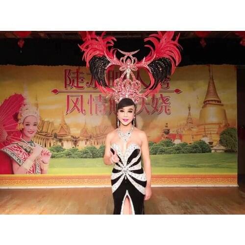 Lo spettacolo di danza copricapo di piume di accessori di abbigliamento La FESTA La Maschera IL Festival