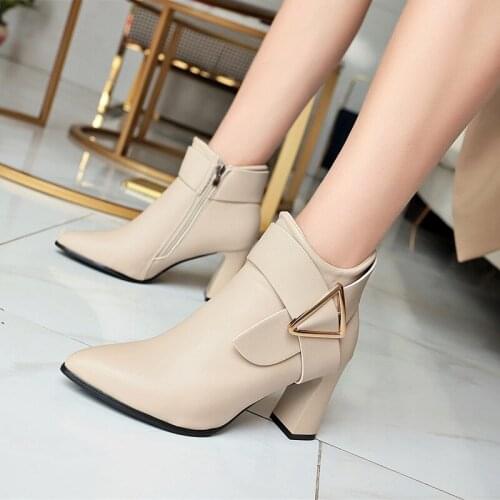 Women Ankle Boots Fashion Retro Rivet Boots Woman Autumn Winter Pointed Toe Shoes Female Low Heel Footwear Plus Size885