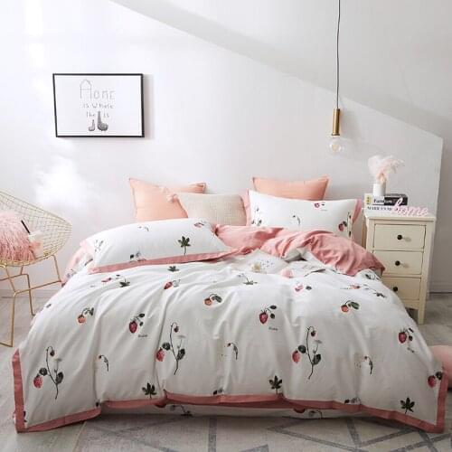 Long Staple Cotton Sateen Bedding Set Lovely Strawberry Print Quilt Covers King Queen Size Bed Sheets White and Pink Bedclothes