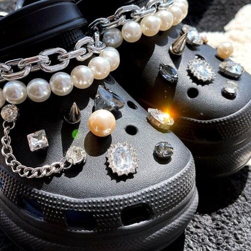 Vintage Charms for Crocs DIY Elegant Croc Charms Luxury Pearl Chain Shoe Charms 2021 Hot Sale Shoe Accessories for Croc JIBZ