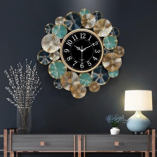 European Wrought Iron Wall Clock Wall Mural Ornaments Home Livingroom Wall Hanging Decoration Porch Hotel Wall Sticker Craft Art