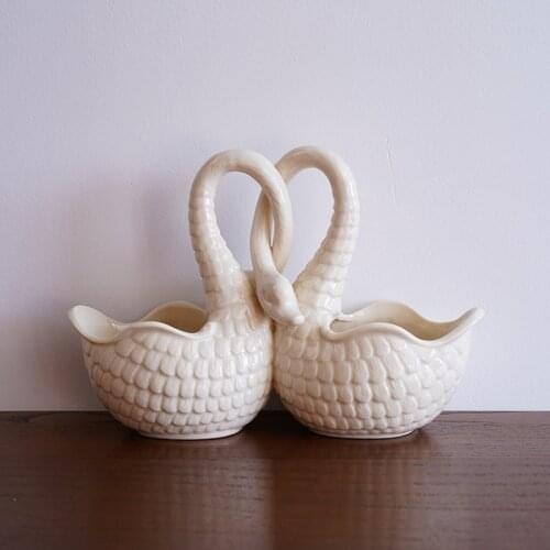 European love ceramic model Swan double lattice fruit plate personality creativity love romantic snack plate home