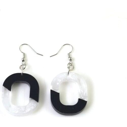 Exaggerated earrings, fashionable geometric design, womens daily matching jewelry gifts