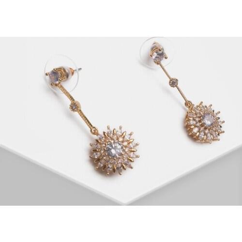 Amorita boutique Stylish floral design drop earrings